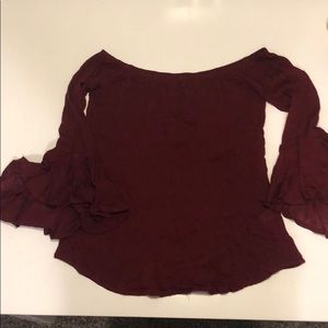NWOT Off the shoulder blouse •size medium